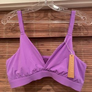 NWT Skims Triangle Crossover Bralette
